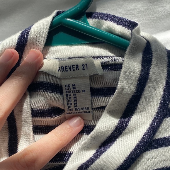 Forever 21 dark blue and white striped turtle neck - Picture 3 of 3